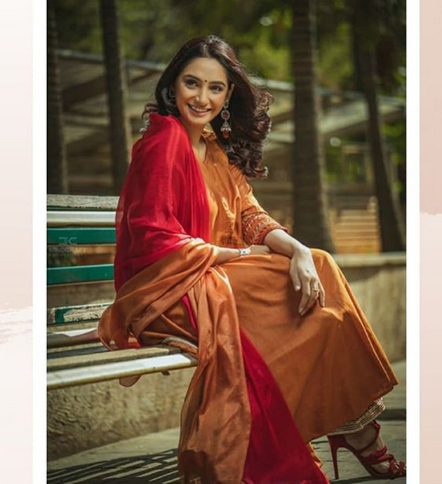 Ragini Dwivedi Instagram Pics